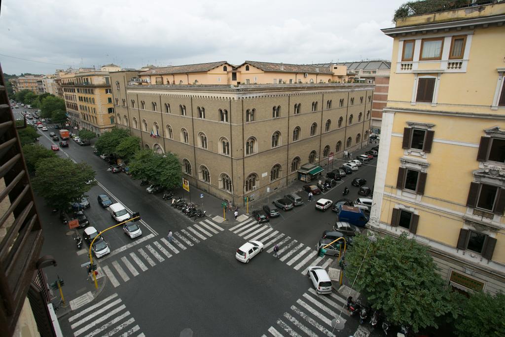 Apartment Near The Vatican Рим Екстериор снимка
