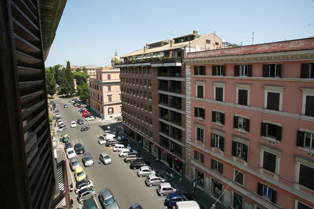Apartment Near The Vatican Рим Екстериор снимка
